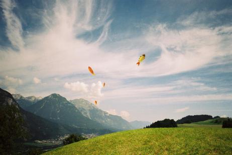 Shimabuku, <i>When Sky was Sea</i>, Performance / Vidéo Installation, 2002 © Courtesy of the artist and Air de Paris